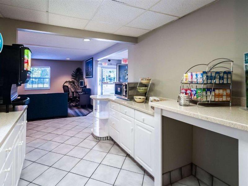 Quality Inn Solomons - Beacon Marina 외부 사진