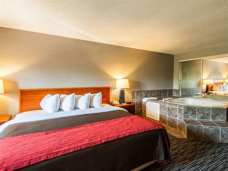 Quality Inn Solomons - Beacon Marina 외부 사진