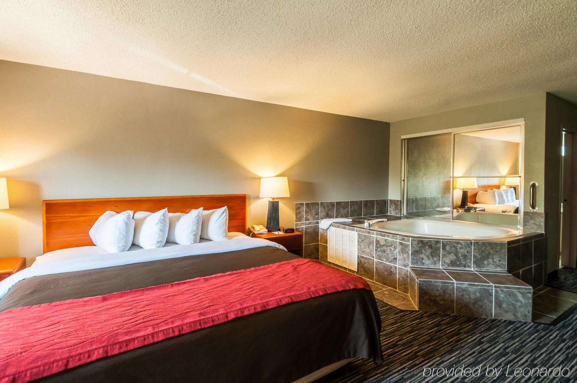 Quality Inn Solomons - Beacon Marina 외부 사진